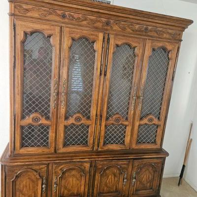 Drexel Heritage Hutch