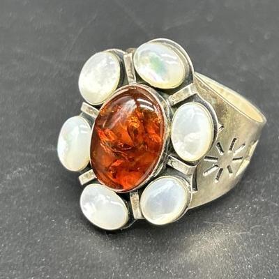 935 Silver w/ Amber & MOP Ring, TW 9.2g