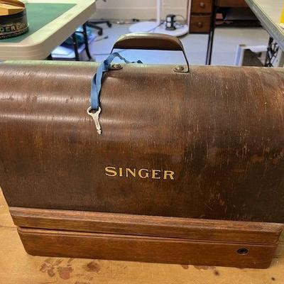 Singer Sewing Machine 