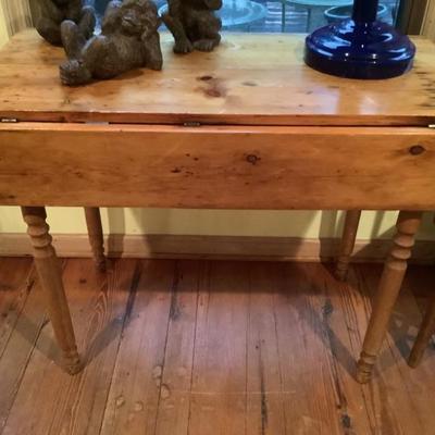 $145- drop leaf table 30"H 38"L 19"depth down 33"depth folded up