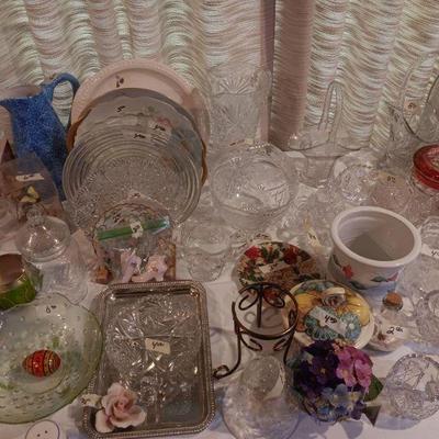 Decorative glassware and various decor.