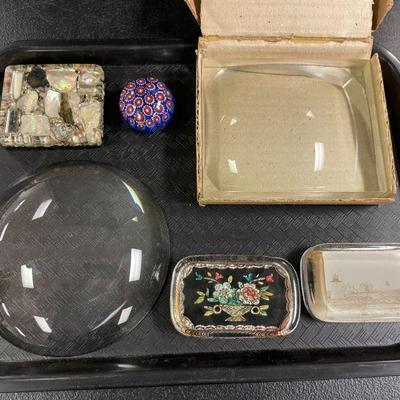 Paperweight/Glass