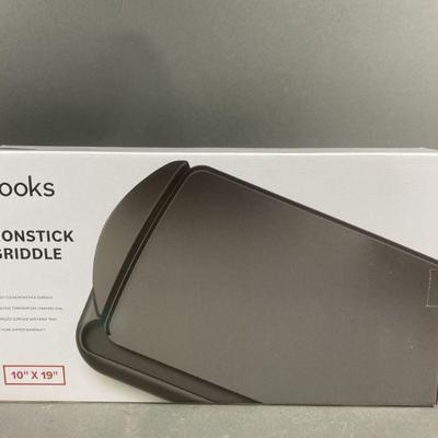 Lot 430 | New Cooks Non Stick Griddle
