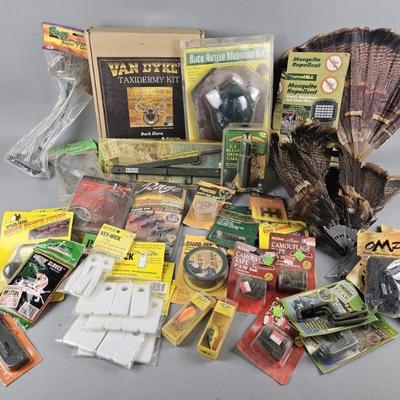 Lot 235 | Vintage Taxidermy Kits, Hunting & Fishing Supplies

