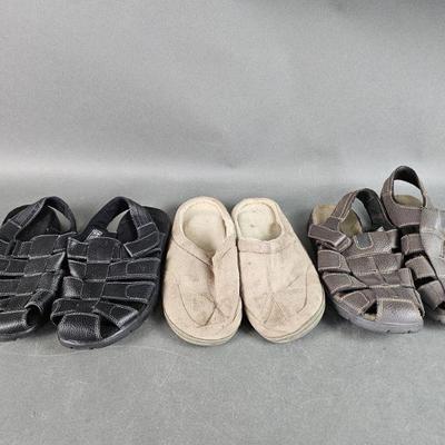 Lot 467 | Men's Sandals and Slippers
