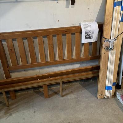 Zinus Alexia Platform bed with all parts & hardware (no boxspring necessary)