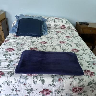 Bedding/bed frame only (mattress/boxspring not available)
