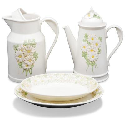 Metlox Poppytrail China Set of 5 Pieces in Scultpured Daisy