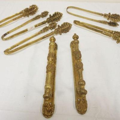1103	GROUP OF ASSORTED ANTIQUE CAST BRASS ARCHITECTURAL ITEMS INCLUDING TIE BACKS AND PULLS
