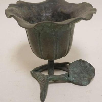 1166	BRONZE TULIP SHAPED VASE, APPROXIMATELY 6 IN X 5 IN H
