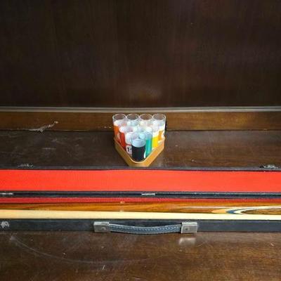 #6016 • Dufferin 19oz Pool Cue Billard with Case and Pool Shot Glasses
