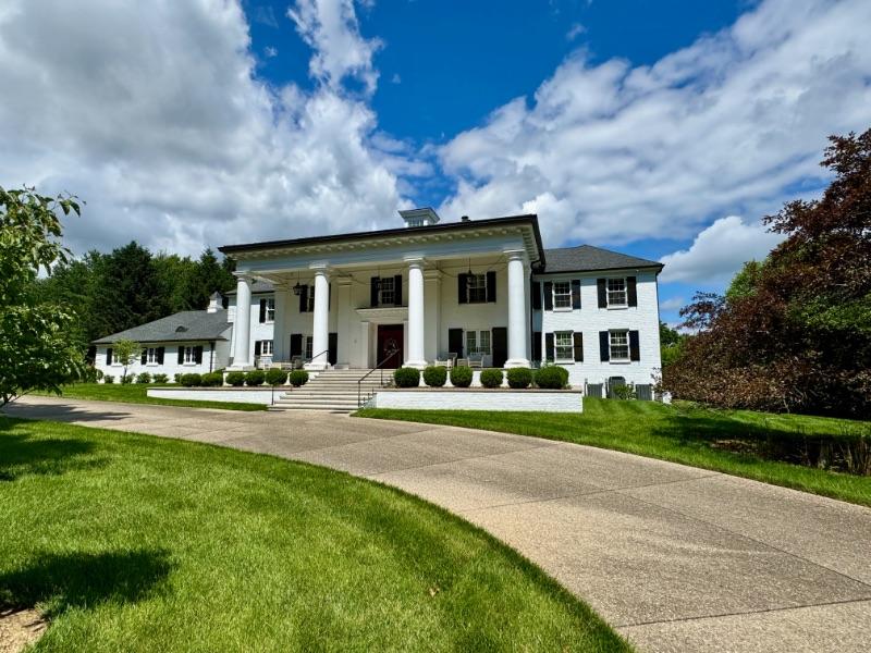 Magnificent Estate Auction in Anchorage, KY Closing over 2 nights