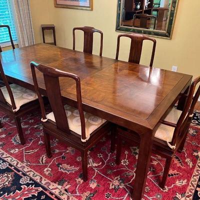 Henredon dining table with 1 leaf and 6 chairs 