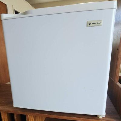 MPS011 - Magic Chef Mini-Fridge