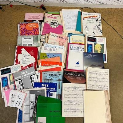 MPS136- Assorted Vintage Musical Sheet Books For Piano 