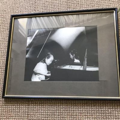 MPS106 Black & White Framed Picture 