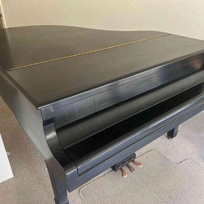 MPS037-Yamaha C3 Grand Piano and Bench