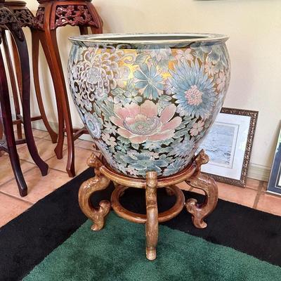 Oversized Asian pot 