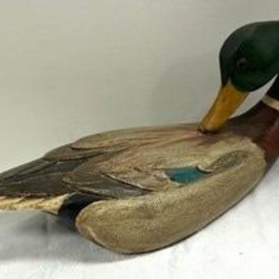 Vintage Signed Carved Wood Decorative Mallard Duck Decoy by Lou Schifferl.

Fine hand carved and painted wood Mallard (Drake) duck decoy...