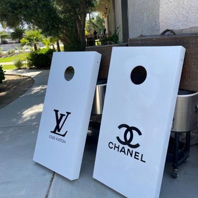 Cornhole game 