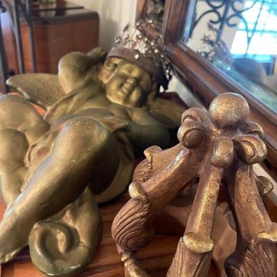 cherubs with crowns