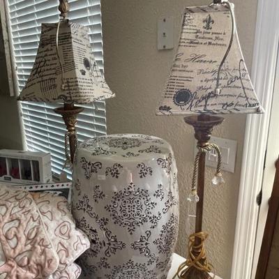 Lamps and garden bench 