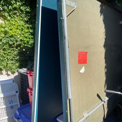 Ping pong table 