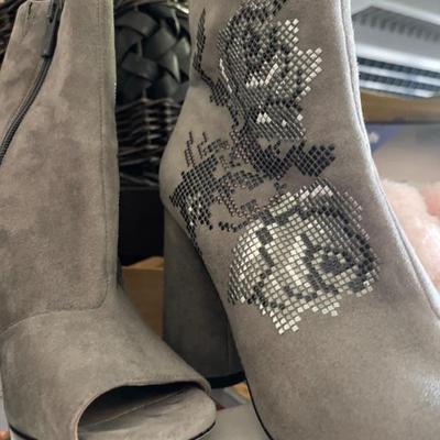 Show boots 