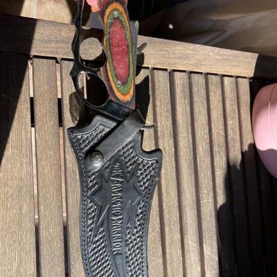 Knife 
