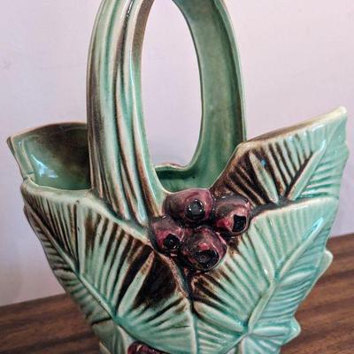McCoy basket vase