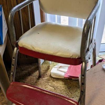 Vintage high chair, suitable for dolls