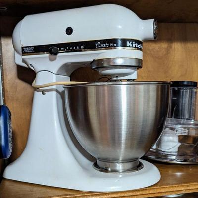 Vintage Classic Plus KitchenAide stand mixer