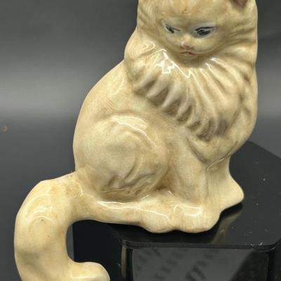 Ceramic Shelf Sitter Persian Cat