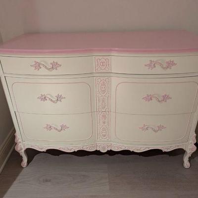 Vintage Painted French Provincial Dresser 
