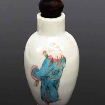 Antique Chinese Painted Porcelain Snuff Bottle