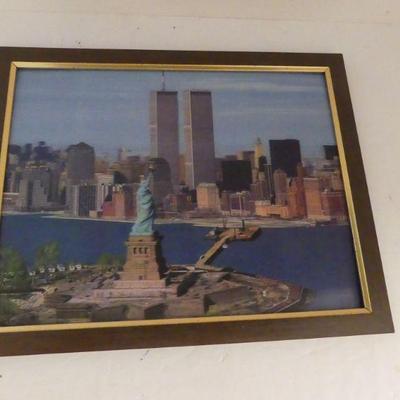 Vintage Framed Lenticular Statue of Liberty Between the Twin Towers Image - 15" x 12"