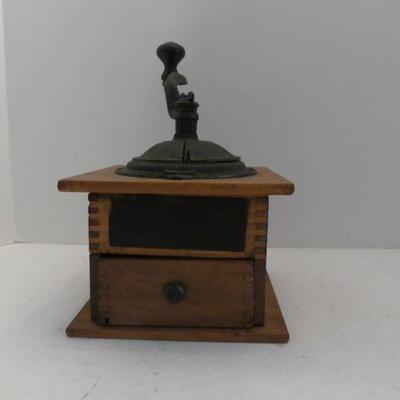 Vintage (Possibly Antique) Pre 1930 Arcade Mfg. Co. Imperial 117 Wood/Cast Iron Coffee Grinder