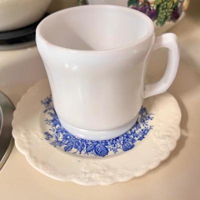 Vintage “MILK GLASS” coffee mug 