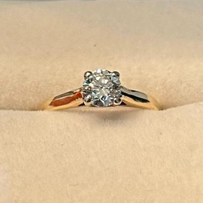 Round Brilliant Cut Solitaire Diamond 
0.50 carat set in 14 K gold 