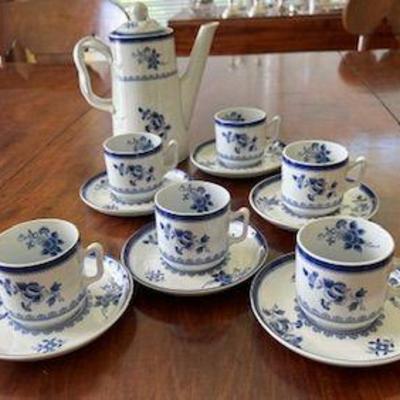 Spode "Gloucester" Coffee Pot and Six Demitasse Cups & Saucers