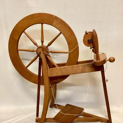 TOSH900 Vintage Ashford Treadle Spinning Wheel	Traditional Ashford wheel, made in New Zealand.
