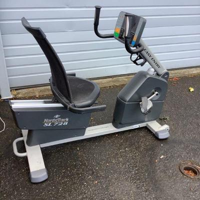LIDE301 NordicTrack SL728 Exercise Bike	Has adjustable seat and foot straps.  Has control center with fan and bottle holder.  Bike has...