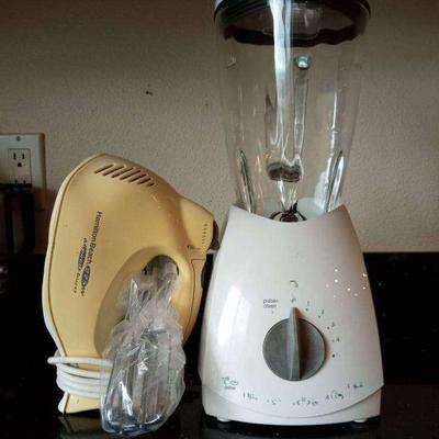 KKV090- Braun Food Blender & Hamilton Beach 6 Speed Burst Electric Hand Mixer.