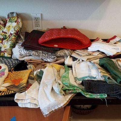 KKV136- Kitchen Mystery Lot 