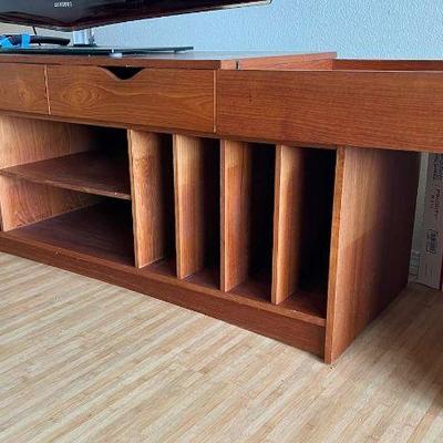 KKV174- Large Wooden Tv Cabinet