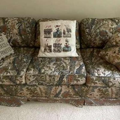 KKV191- Sofa With Pull Out Futon 