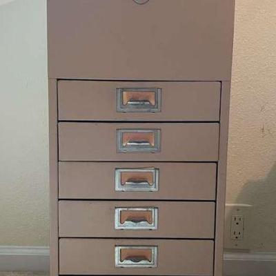 KKV064- Metal Filing Cabinet