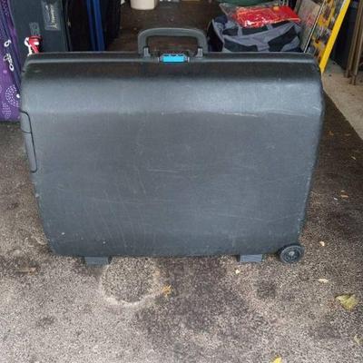 KKV187- Samsonite Suitcase