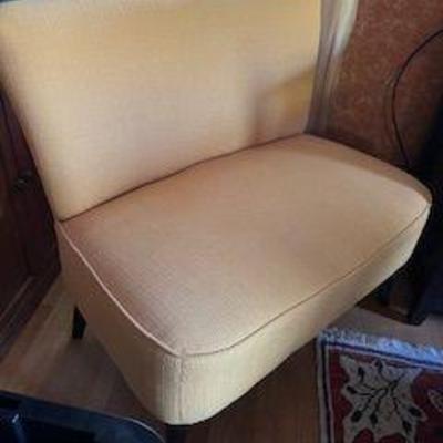 Accent chair