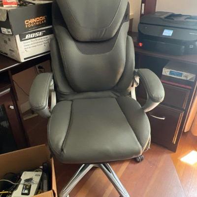 Executive desk chair